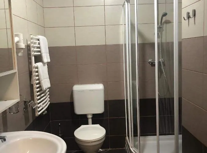 Viktoria Panzio Lägenhet *